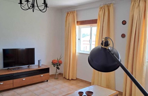 Foz do Arelho Condo | Perfect Apartment with Pool, Garden & Garage - 10/10 Rating