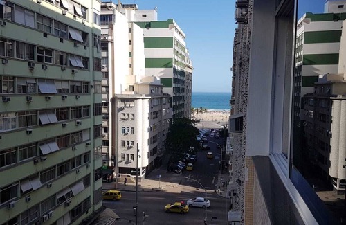 Copacabana Apartment | Cozy Apartment Retreat in Copacabana Awaits You