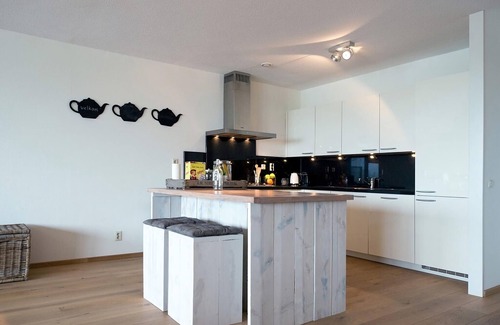 Vissershaven Apartment | Oceanfront Apartment in Den Haag with Balcony & Views