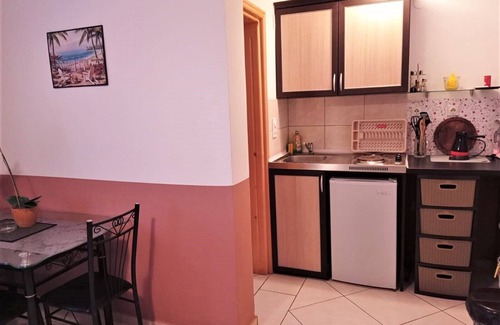 Dobra Voda Apartment | Cozy Apartment in Dobra Voda with Oceanfront Views