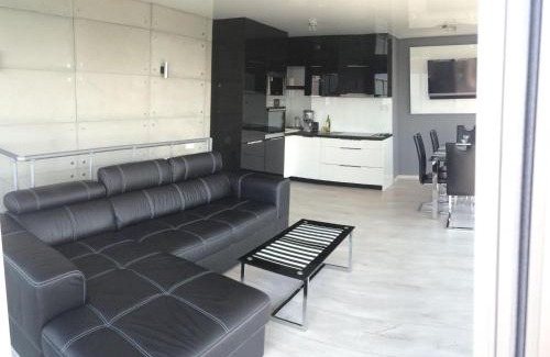 Dziwnowek Apartment | Sea View Penthouse for 6 with Spa and Child-Friendly Amenities