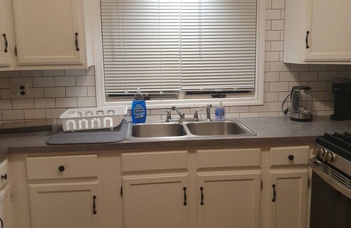 Buffalo Apartment | Comfortable Apartment in Elmwood Village with Ocean View