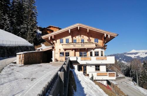 Fuegenberg Apartment | Family-Friendly Holiday Flat Schöser in Fügen, Rated 9.5/10