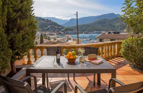 Puerto de Soller Apartment | Tranquil Apartment in Picturesque Fishing Village with Ocean View