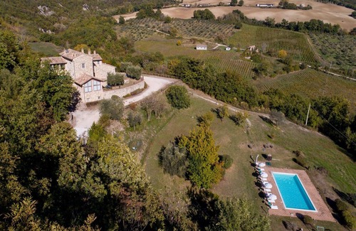 Assisi Apartment | Apartment in farmhouse with pool