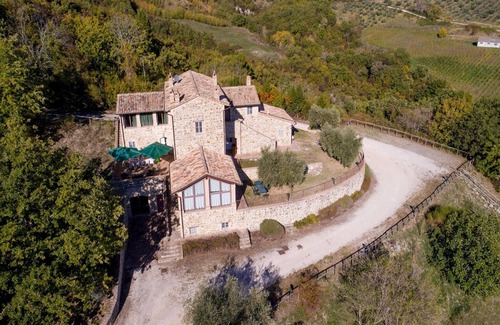Assisi Apartment | Apartment in farmhouse with pool