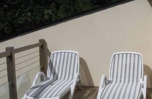 Arradon Apartment | Charming Farmhouse Apartment with Terrace and Ocean View