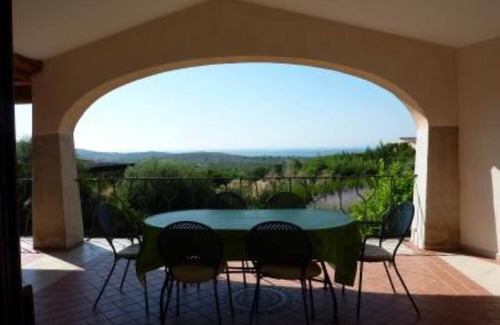 San Teodoro Villa | Seaside Apartment with Gorgeous Garden and Ocean View
