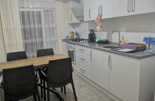 Kumluca House | Cozy Apartment in Finike, Steps from the Sea with Pool