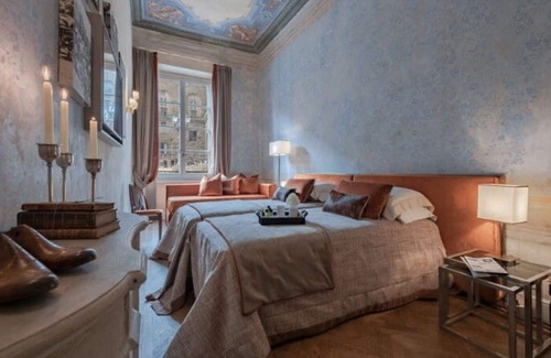 Santo Spirito Apartment | Spacious 4-Bedroom Apartment in Florence for Up to 12 Guests
