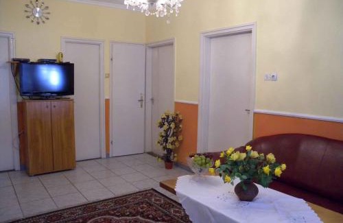 Fonyod Apartment | Family-Friendly Apartment in Fonyod/Balaton with Pool