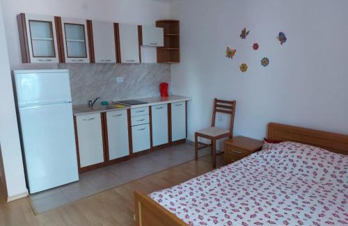 Elenite Apartment | Relaxing Oceanfront Apartment in Fort Privilege Apartcomplex