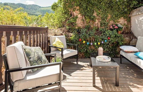 Dambach-la-Ville Apartment | Pet-Friendly Gite in Dambach-la-Ville with Terrace & Kitchen