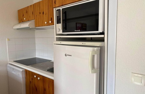 Montbrun-les-Bains Apartment | Inviting Apartment for 4 with Terrace and Pool Access