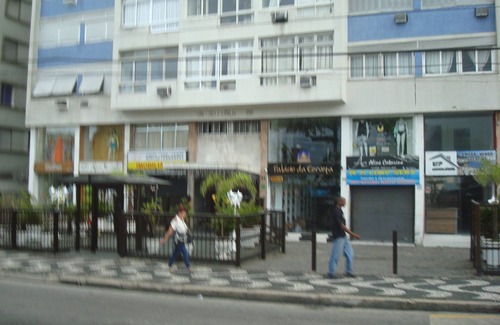 Embare Apartment | Prime Apartment with Ocean View at Embaré Santos Beach