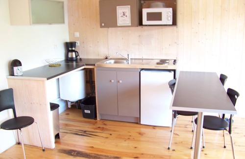 Avrille Apartment | Idyllic Apartment Surrounded by Lush Greenery - Rated 9.8