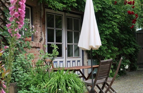 Weinbach Apartment | Pet-Friendly Apartment in Geiersthal with Kitchen & Breakfast