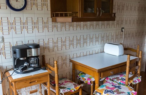 Elexalde Auzoa Apartment | Relaxing Apartment in Górliz: Steps from the Beach
