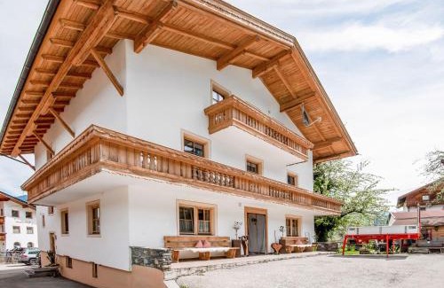 Hainzenberg Apartment | Inviting Apartment in Hainzenberg with Ski Room and Amenities