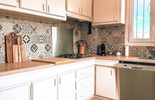 Sollies Pont House | Apartment in high Villa near the center