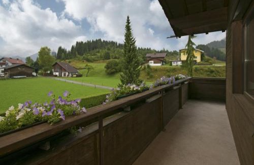 Lechaschau Apartment | Cozy Apartment in Wangle Tyrol with Scenic Walking Trails