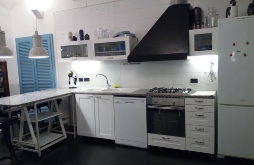 Alassio Apartment | Historic Apartment in Vibrant Center with Ocean View & Wifi