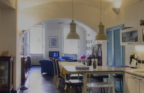 Alassio Apartment | Historic Apartment in Vibrant Center with Ocean View & Wifi