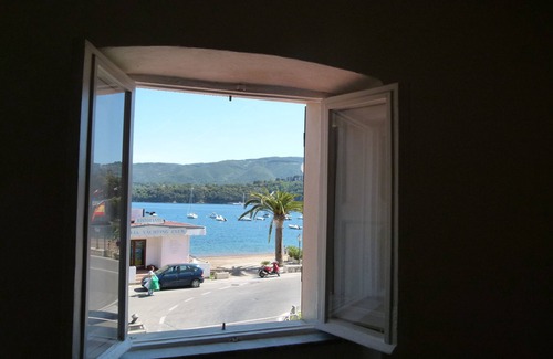 Porto Azzurro Apartment | Pet-Friendly Oceanfront Apartment with Spa & Hot Tub