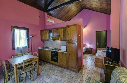 Pontecchio Polesine House | Apartment in Pontecchio with Pool & Tennis, cleaning included