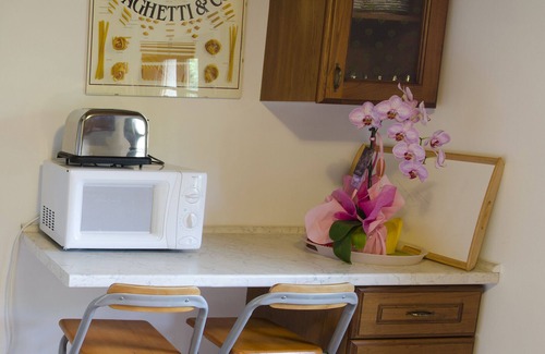 Villa Collemandina Apartment | Premium Apartment in Villa Toscana with Pool & Dining Options