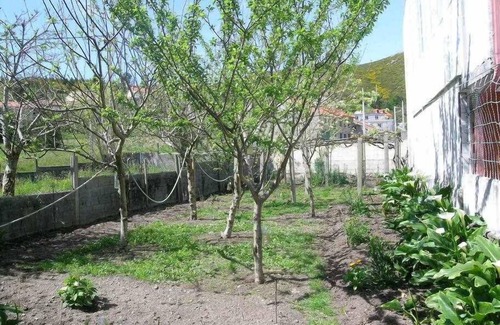 Larino Apartment | Cozy Apartment in Lariño with WiFi and Family Amenities