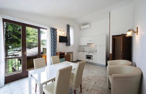 Limone sul Garda Apartment | Beautiful Apartment in Limone with Balcony and Ocean View