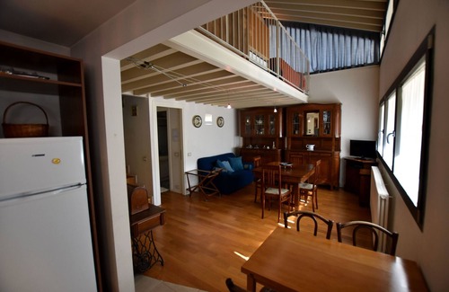 Lovere Apartment | Idyllic Belvilla by OYO Apartment in Lovere Near Lake