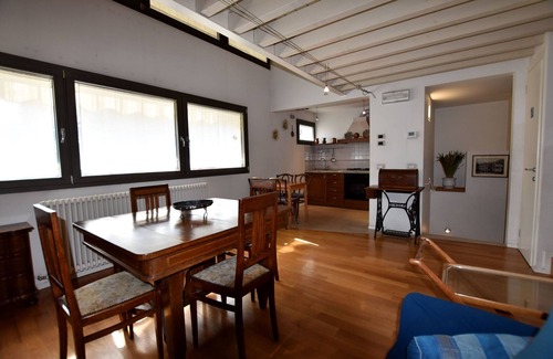 Lovere Apartment | Idyllic Belvilla by OYO Apartment in Lovere Near Lake