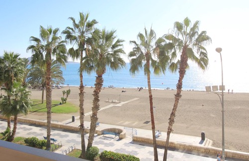 La Malagueta Apartment | Family-Friendly Apartment in Málaga with Spa & Kitchen