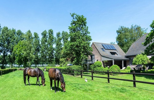 Maldegem Apartment | Cozy Apartment with Private Terrace and Family-Friendly Amenities