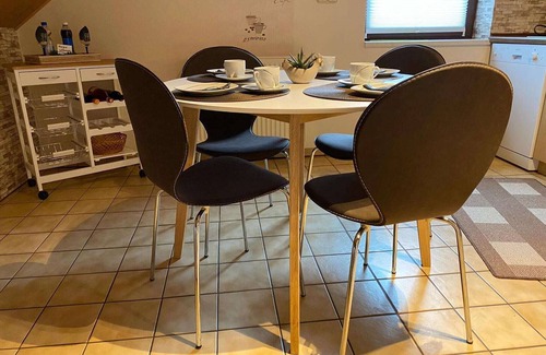 Mersheim Apartment | Garden Retreat: Merlsheim Apartment with Breakfast Included