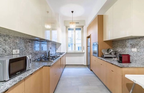 Centro Storico Apartment | Spacious 3-Bedroom Apartment in Milan for Up to 8 Guests