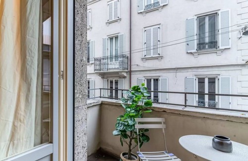 Centro Storico Apartment | Spacious 3-Bedroom Apartment in Milan for Up to 8 Guests