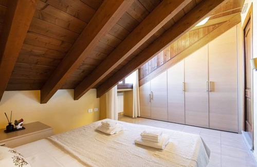Tricolore Apartment | Family-Friendly 2-Bedroom Apartment in Milan for 6 Guests