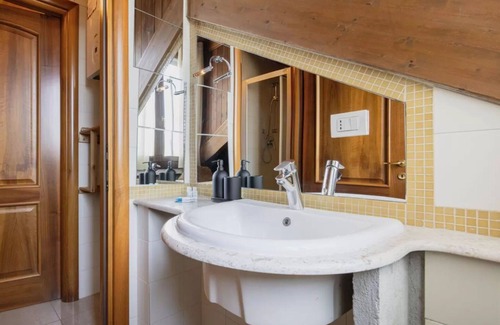 Tricolore Apartment | Family-Friendly 2-Bedroom Apartment in Milan for 6 Guests