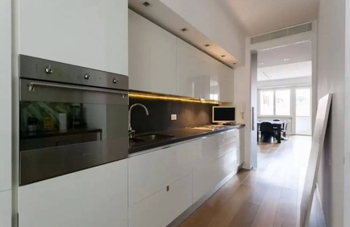 Porta Venezia Apartment | Spacious 2-Bedroom Apartment in Milan for Family Getaways