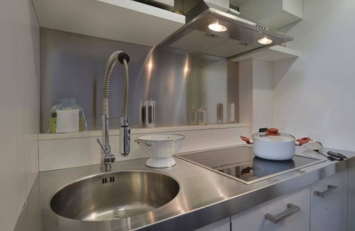 Loreto Apartment | Apartment in Milan with 1 bedrooms sleeps 2