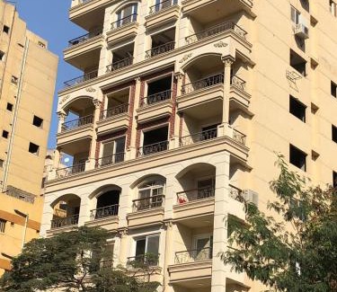 Agouza Apartment | Family-Friendly Apartment in Mohandesin with Spa & Hot Tub
