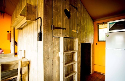 Udenhout RV Rental | Cozy Tent Lodge Near Loonse and Drunense Duinen