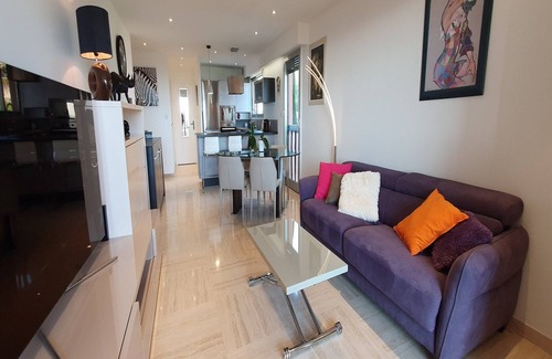 Fabron Villa | Elegant Gîte with Pool and Oceanfront Views - Rated 10/10