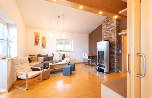 Niedernsill Apartment | Scenic Panoramic Apartment in Niedernsill with Breakfast