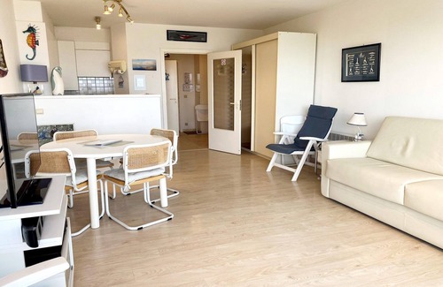 Nieuwpoort Apartment | Scenic Den Oever IV 602 with Breathtaking Ocean Views