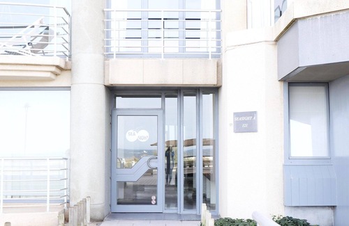 Nieuwpoort-aan-Zee Apartment | Seasight A4: Oceanfront Bliss with Breakfast Included