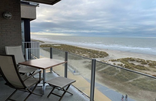 Nieuwpoort-Bad Apartment | Neptune 60: Breathtaking Ocean Views Await You